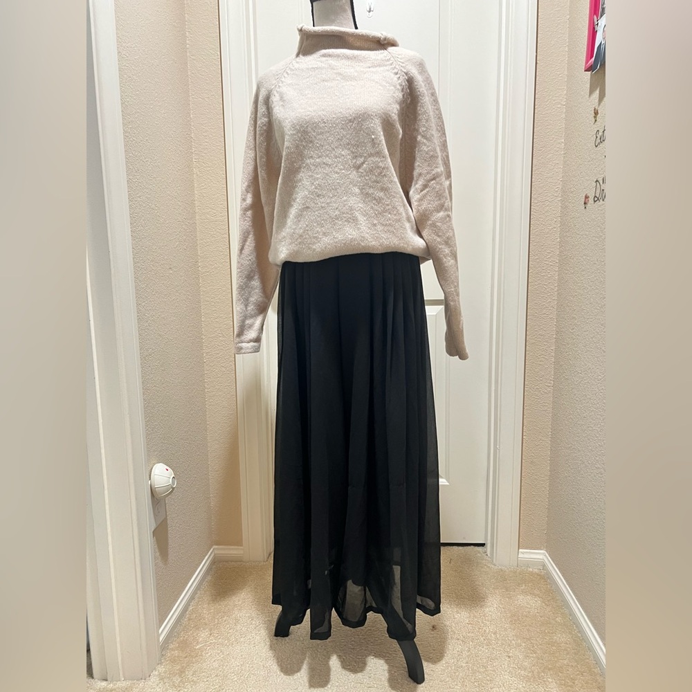 Black Pleated Maxi Skirt - Classic Women's Skirt